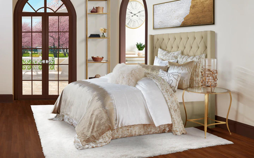 Transform Your Living Room: The Art of Decorative Sofa Pillows & Throws