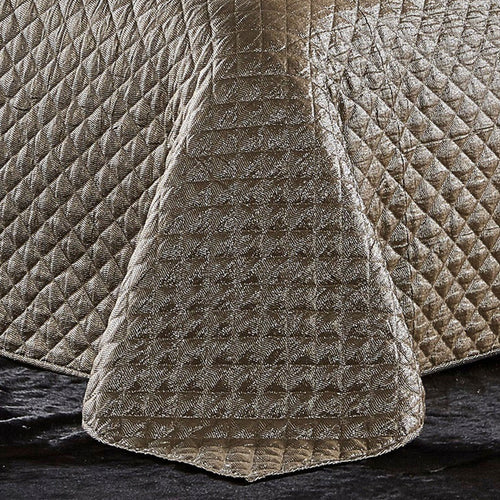 Aura Gold Quilt Set