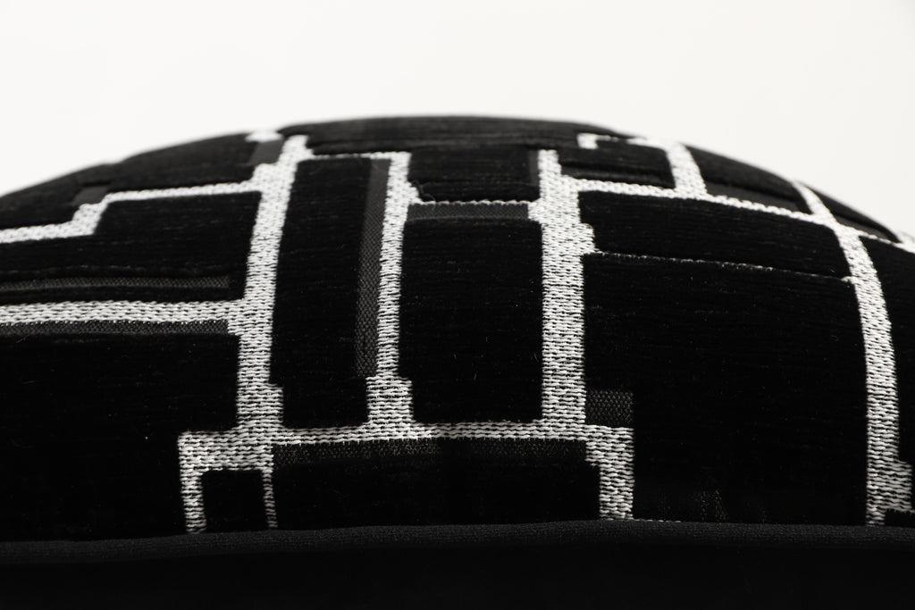 Eclipse Modern Grid Pillow – Black