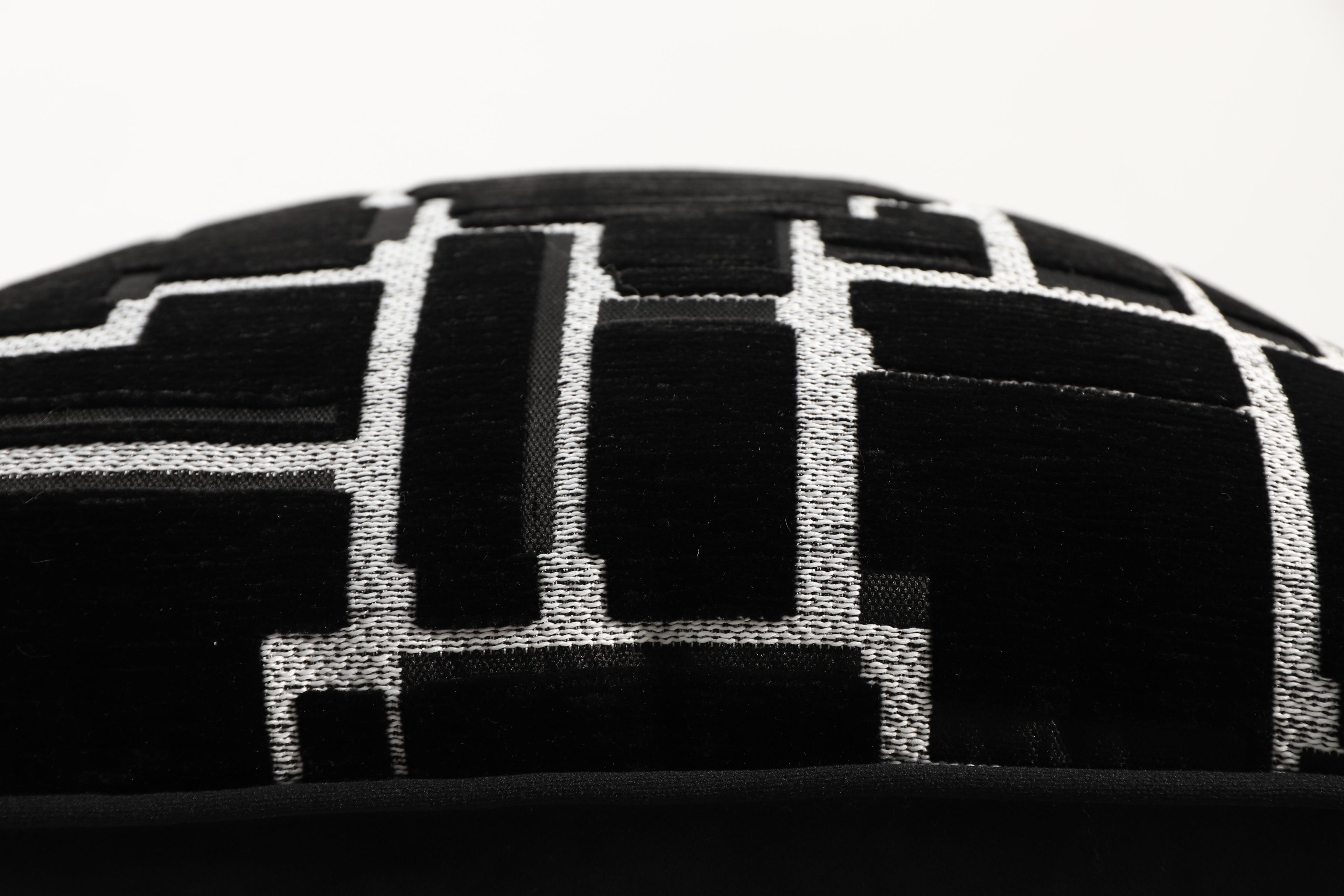 Eclipse Modern Grid Pillow – Black