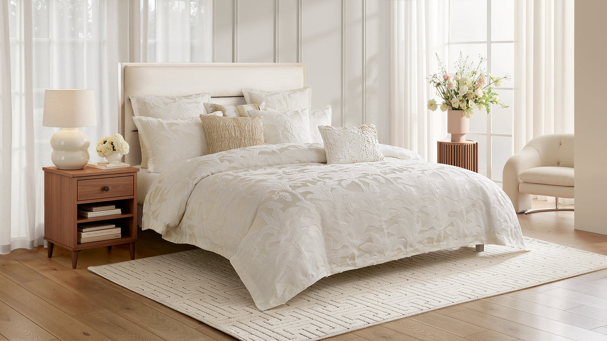 Oasis White Duvet & Sham Set