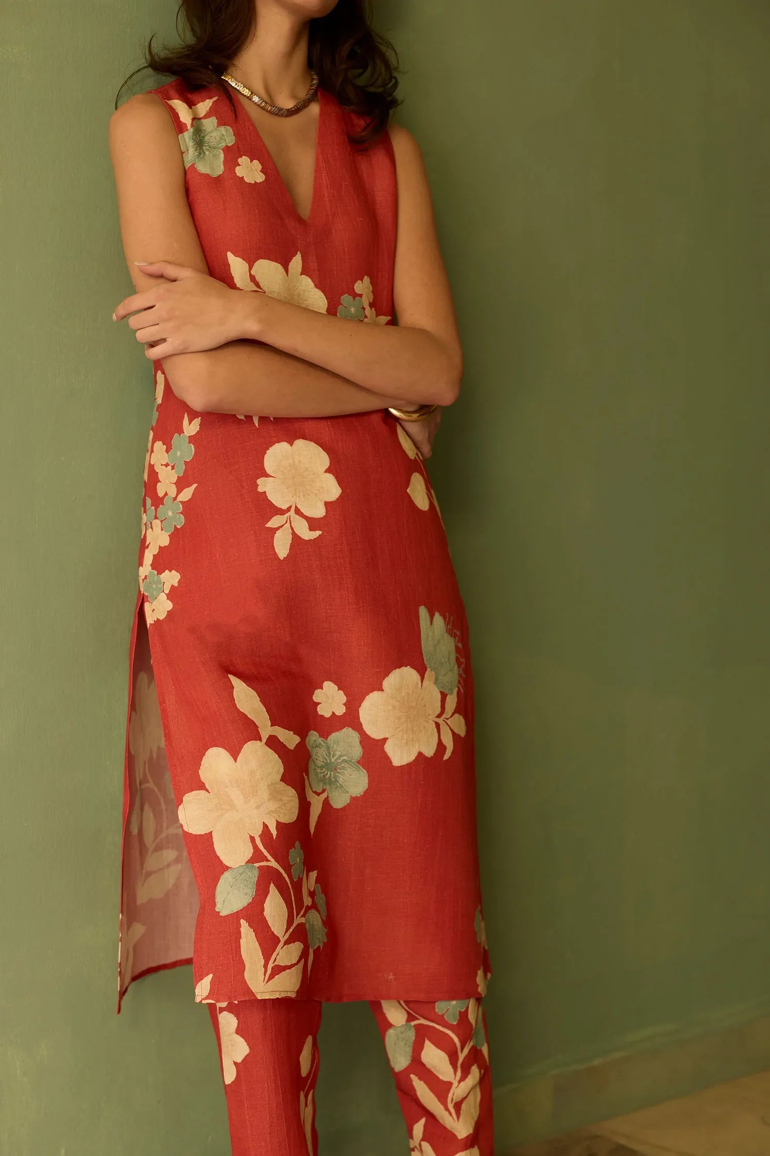 Hibiscus Anaar V-Neck Co-ord Set - Coral