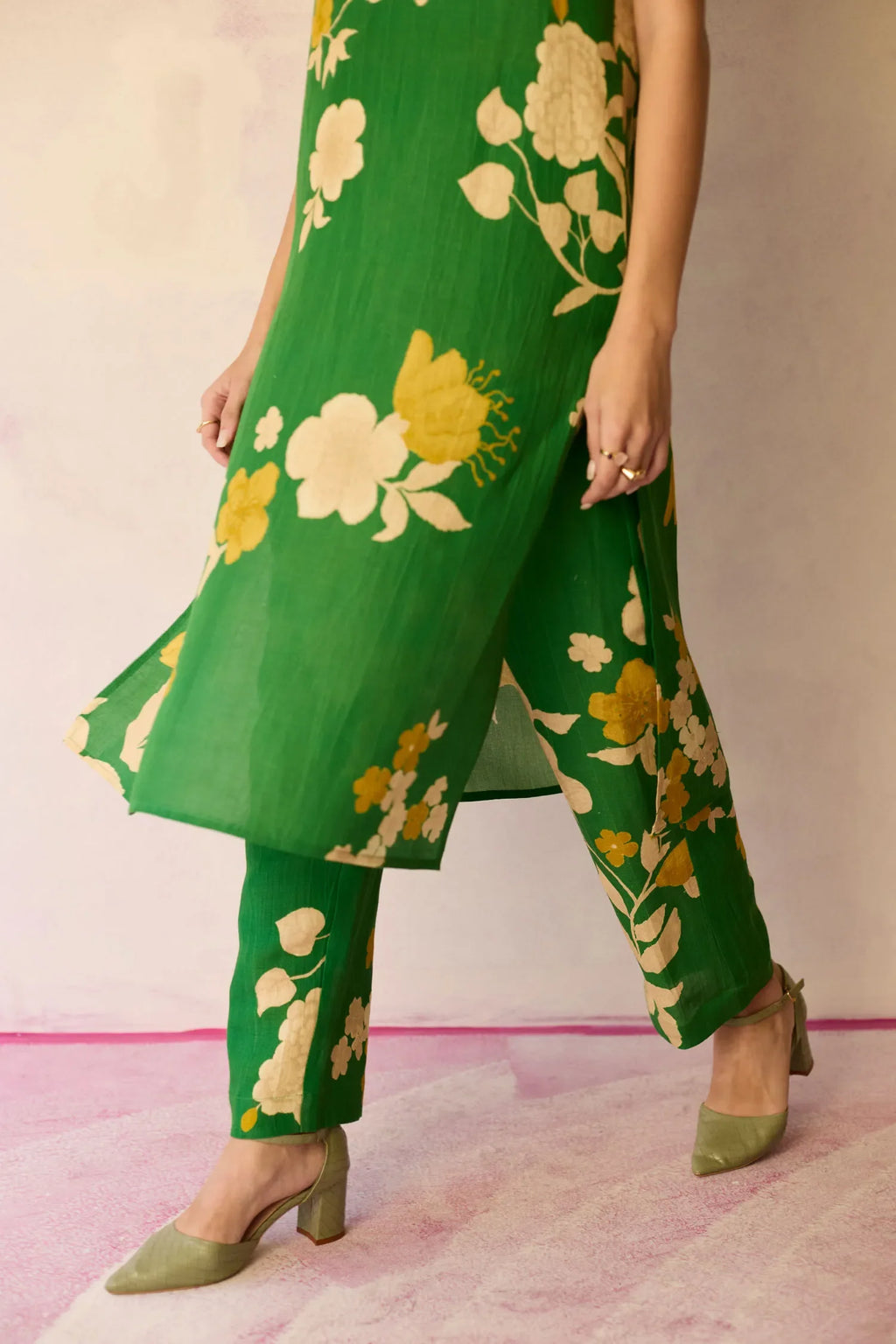 Hibiscus Anaar V-Neck Co-ord Set - Fern