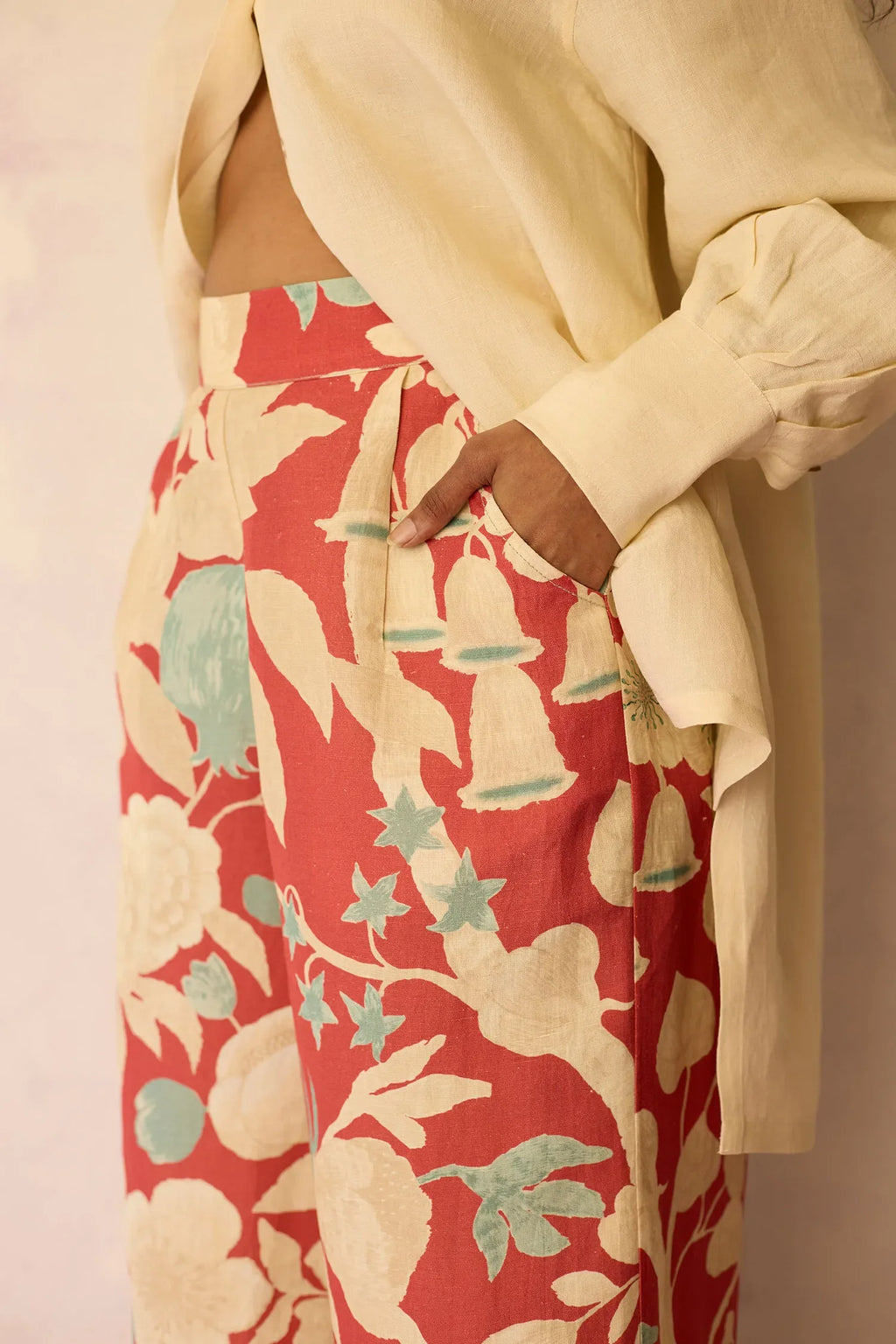 Hibiscus Anaar Pants - Coral