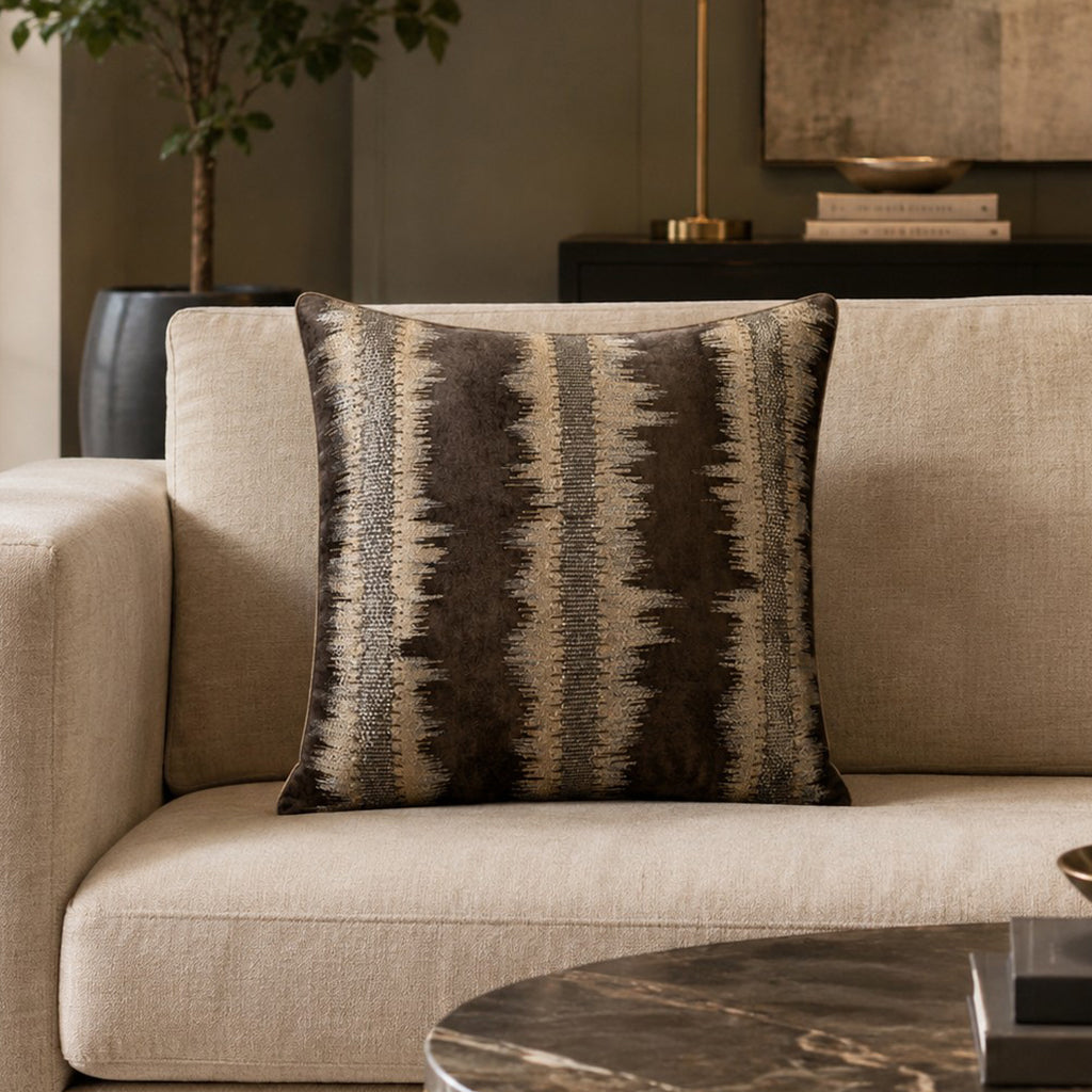 Zaha Luxe Pillow