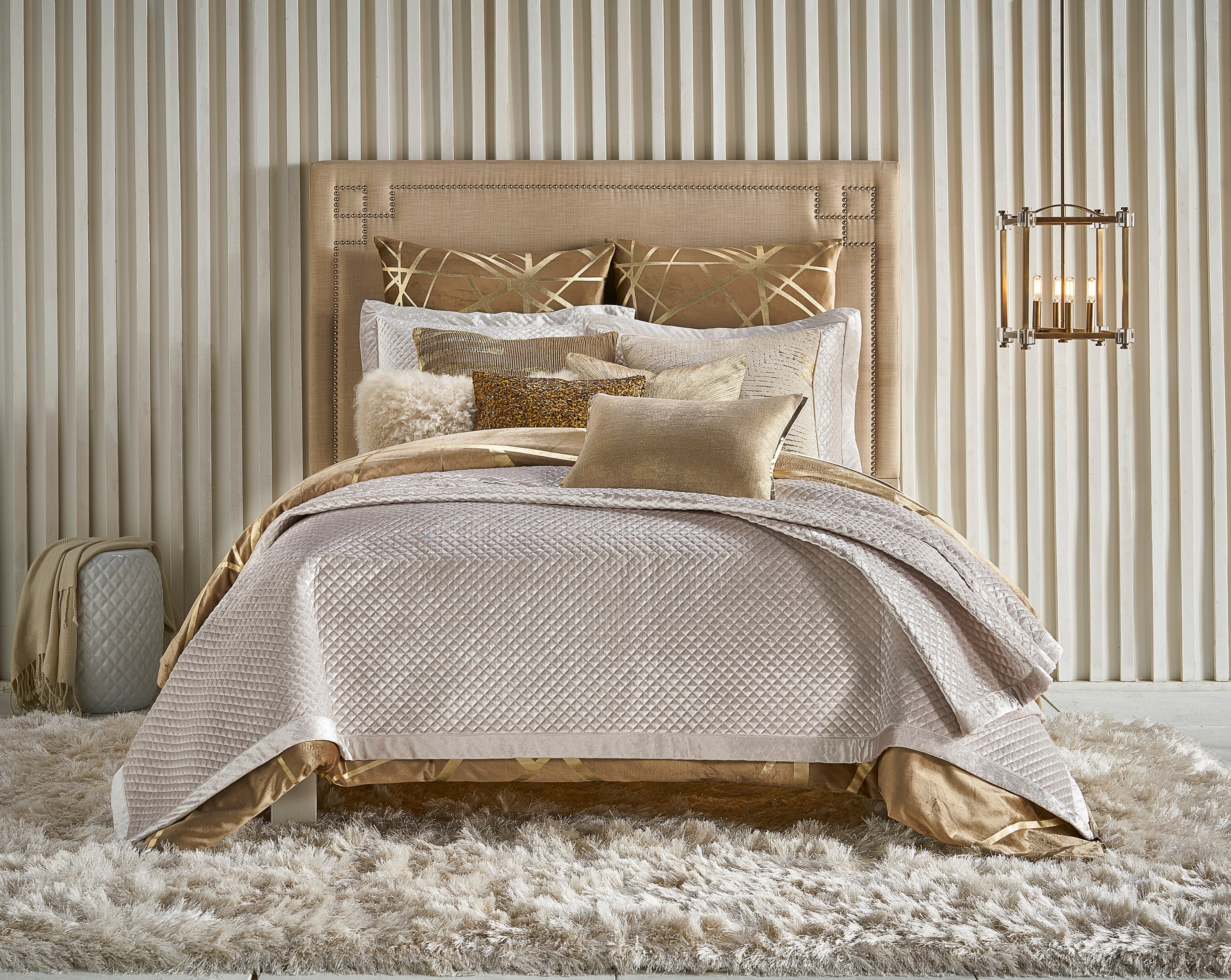 Amani Light Beige Quilt Set