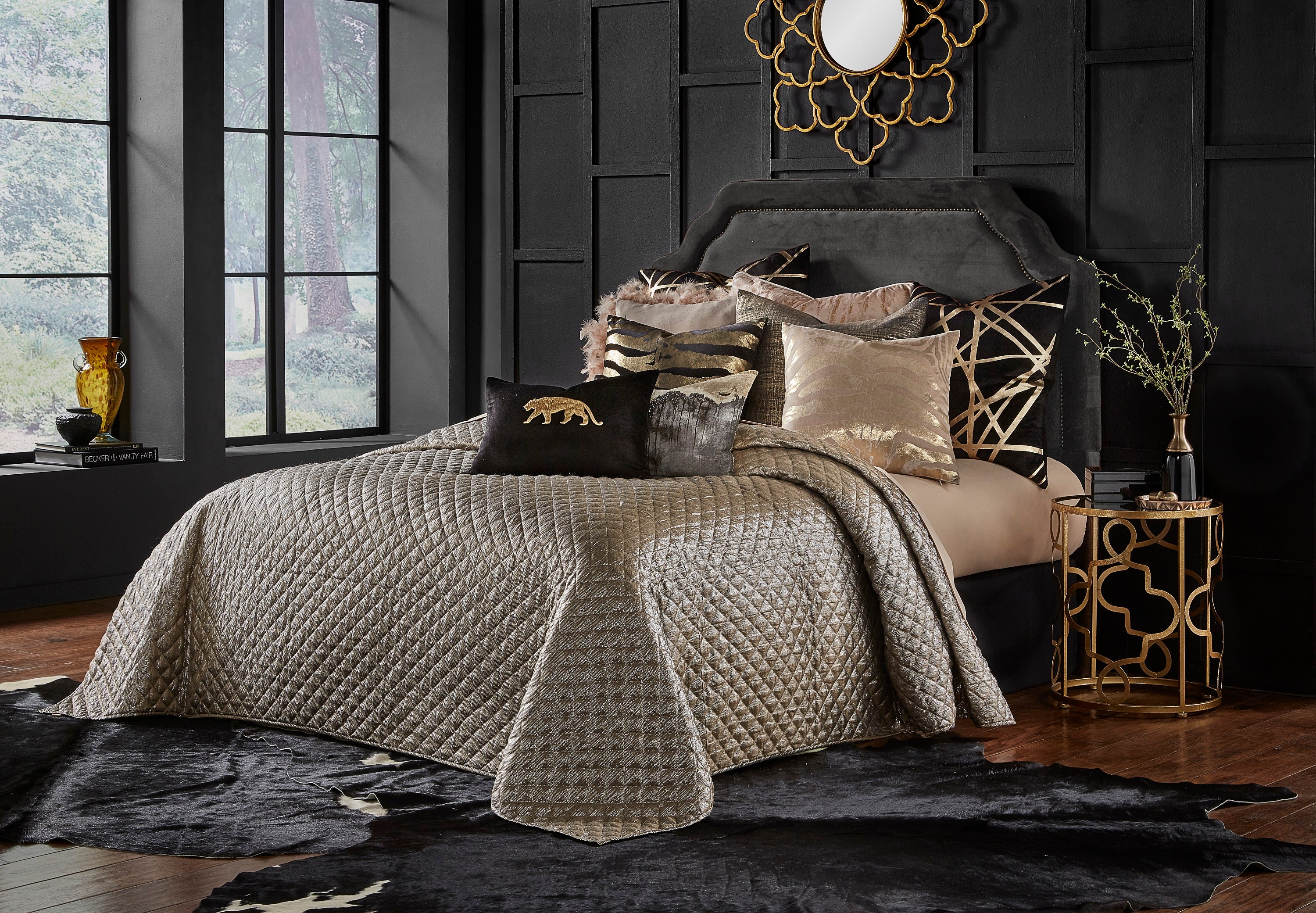 Aura Gold Quilt Set