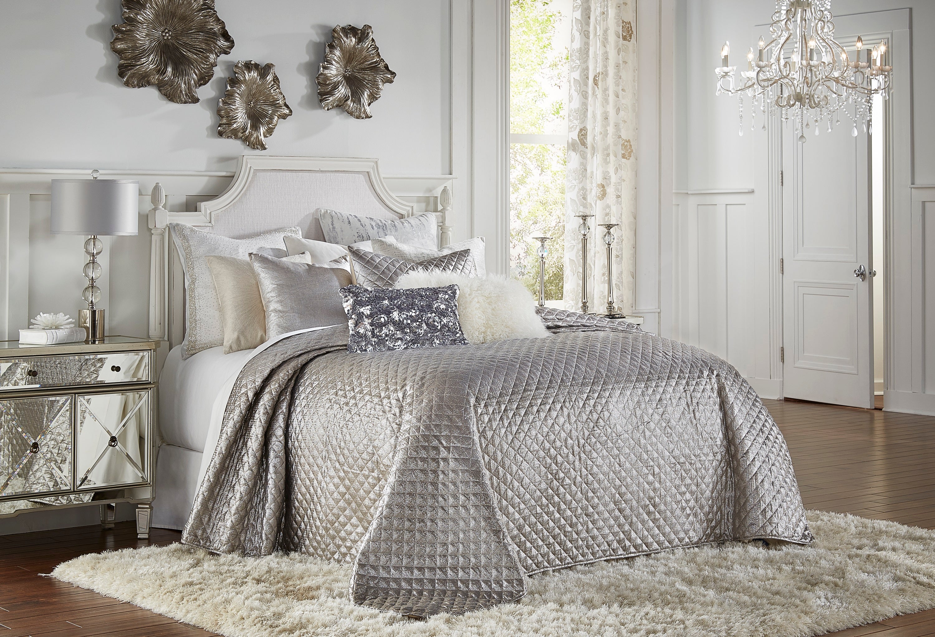 Aura Silver Quilt Set
