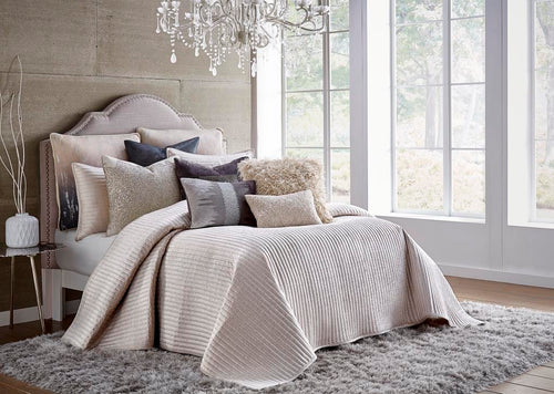 Maya Beige And Silver Quilt Set