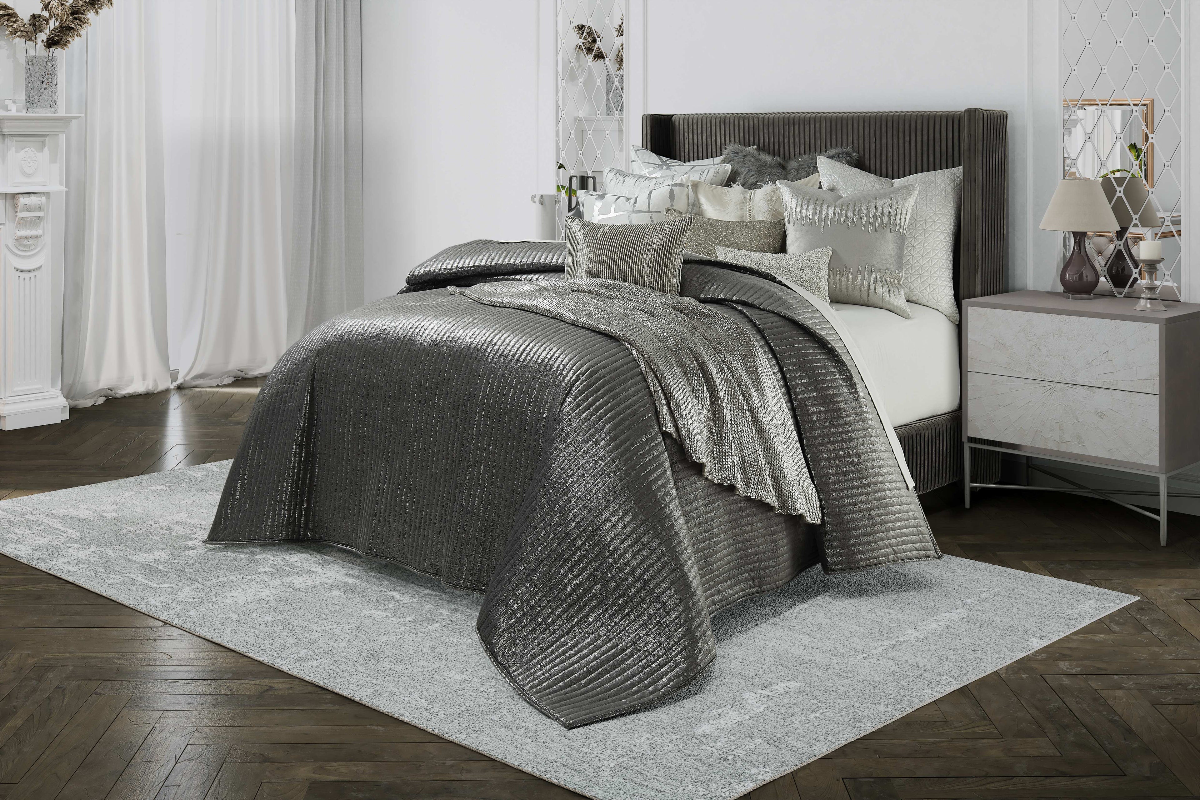 Maya Dark Grey And Silver Quilt Set