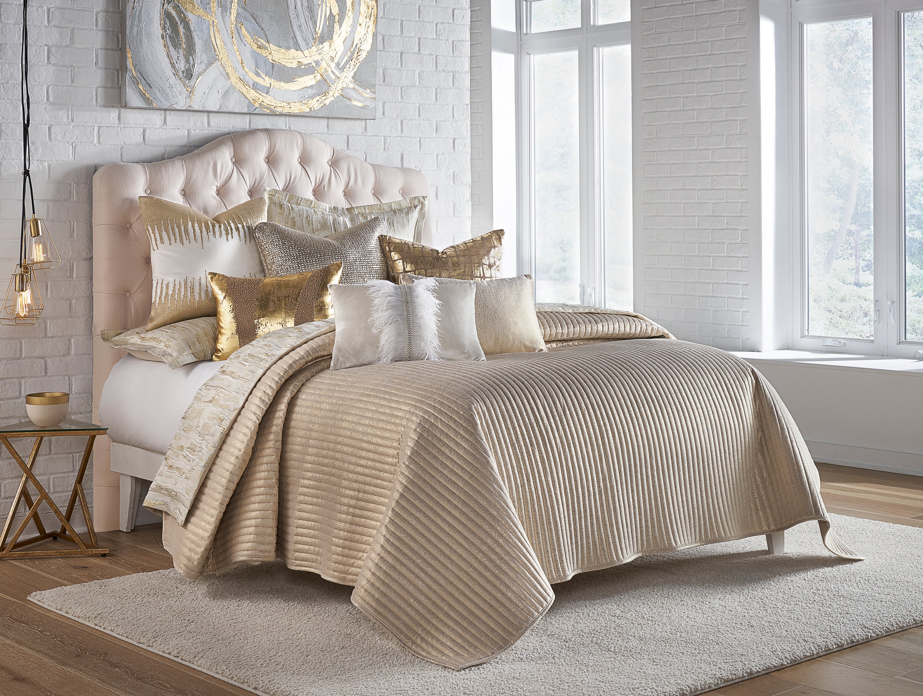 Maya Beige And Gold Quilt Set