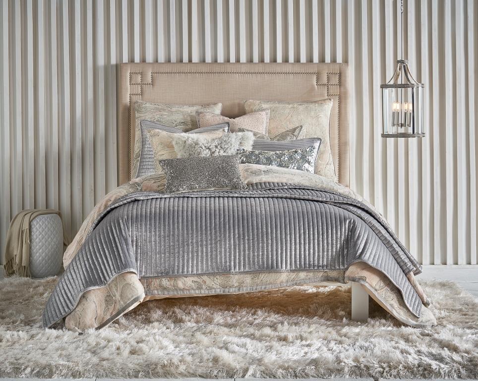 Maya Grey And Silver Quilt Set