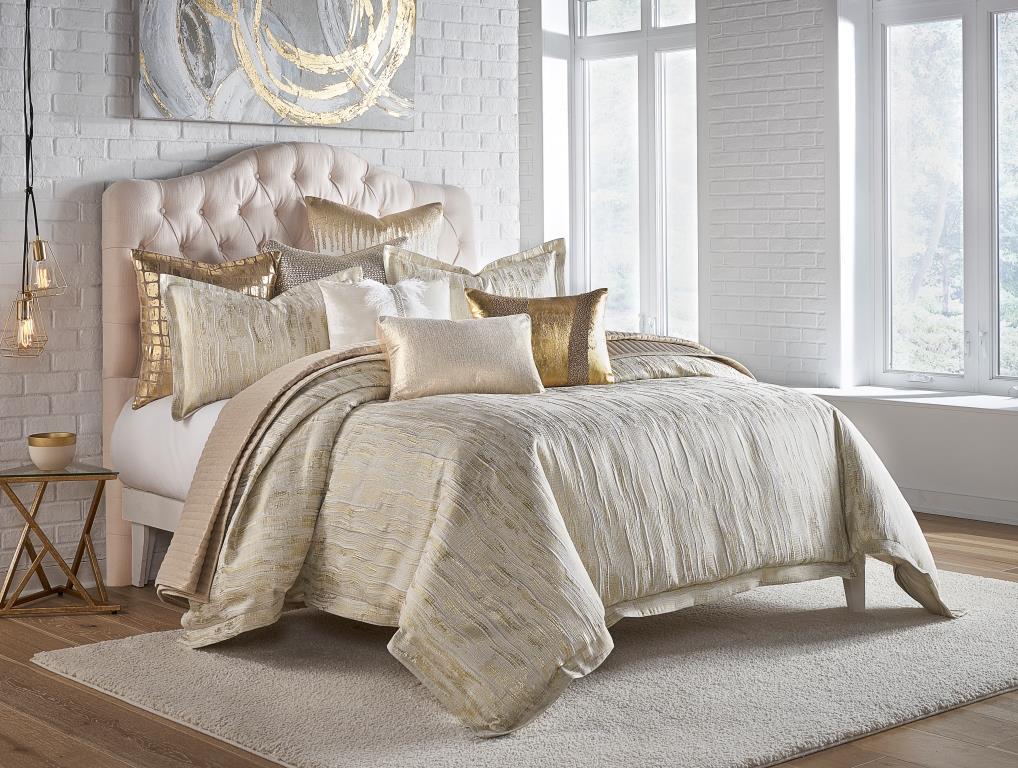 Naja Ivory Gold Duvet Set